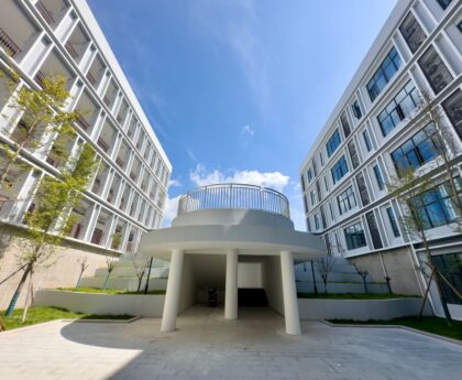 Homes Created by Flat Homes That Give Form to Family Dreams and Ideals